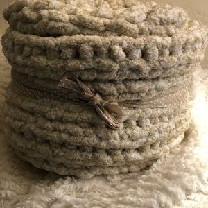 TAKING ORDERS Gorgeous soft chunky baby blanket